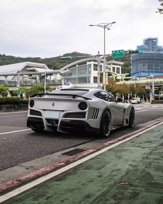 페라리 F12 탄소섬유 바디 키트 F12 노비텍 N-라고 스타일 앞뒤 배머 휠 아치 F12 앞 입술 확산 스포일러
