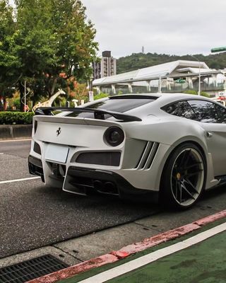 페라리 F12 탄소섬유 바디 키트 F12 노비텍 N-라고 스타일 앞뒤 배머 휠 아치 F12 앞 입술 확산 스포일러