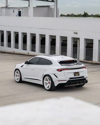 람보르기니 URUS 탄소 보디 키트 NT 스타일 앞 입술 확산 스포일러 커스텀 넓은 보디 키트