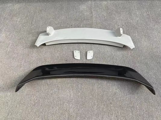 포르쉐 팔라멜라 971 스포일러 자동차 부품 팔라멜라 971은 테카트 스타일의 탄소 섬유 스포일러로 업그레이드되었습니다
