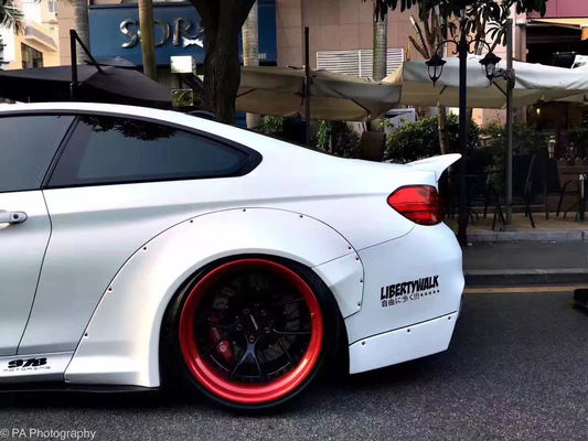 BMW M4 F82 LB 와이드 보디 키트 M4 F82 LB 스타일 앞 입술 확산기 스포일러 탄소 섬유 보디 키트 업그레이드