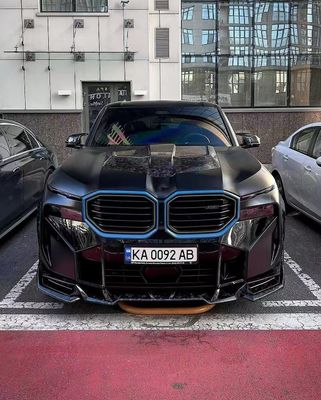 XM BMW 와이드 보디 키트 탄소 섬유 앞 입술 스포일러 검은 BMW 사이드 스커트 바퀴 아치