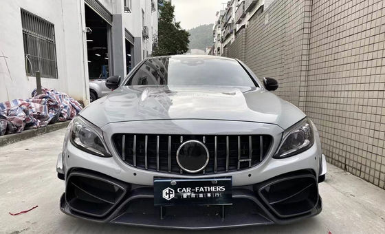 메르세데스 W205 AMG C63 쿠페의 신제품