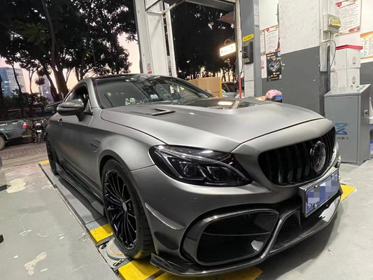 메르세데스 W205 AMG C63 쿠페의 신제품